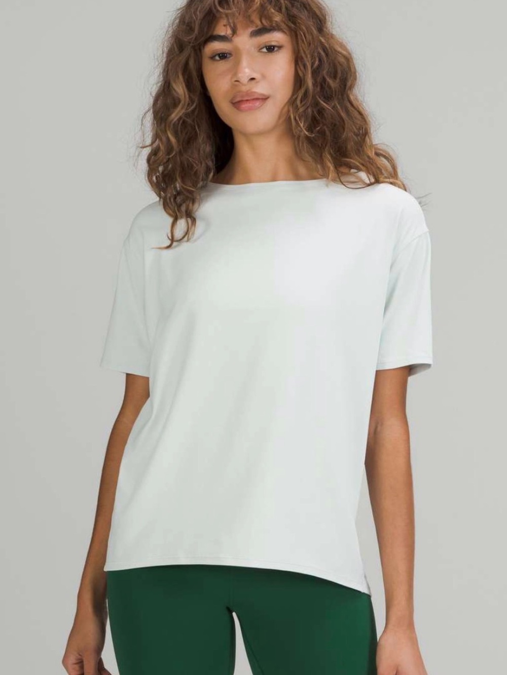 Lululemon Back In Action T-Shirt Ocean Air Like New Size 6